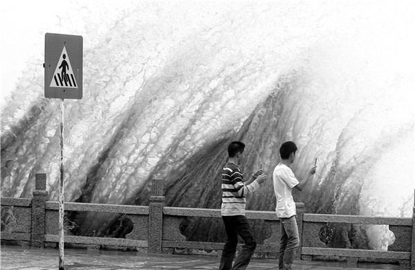 自動(dòng)氣象站監(jiān)測煙臺(tái)臺(tái)風(fēng)各參數(shù)