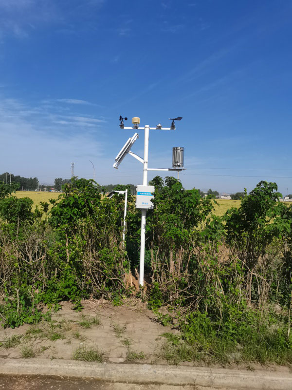 在河南安陽雙全村，我們安裝了智慧農(nóng)業(yè)氣象站